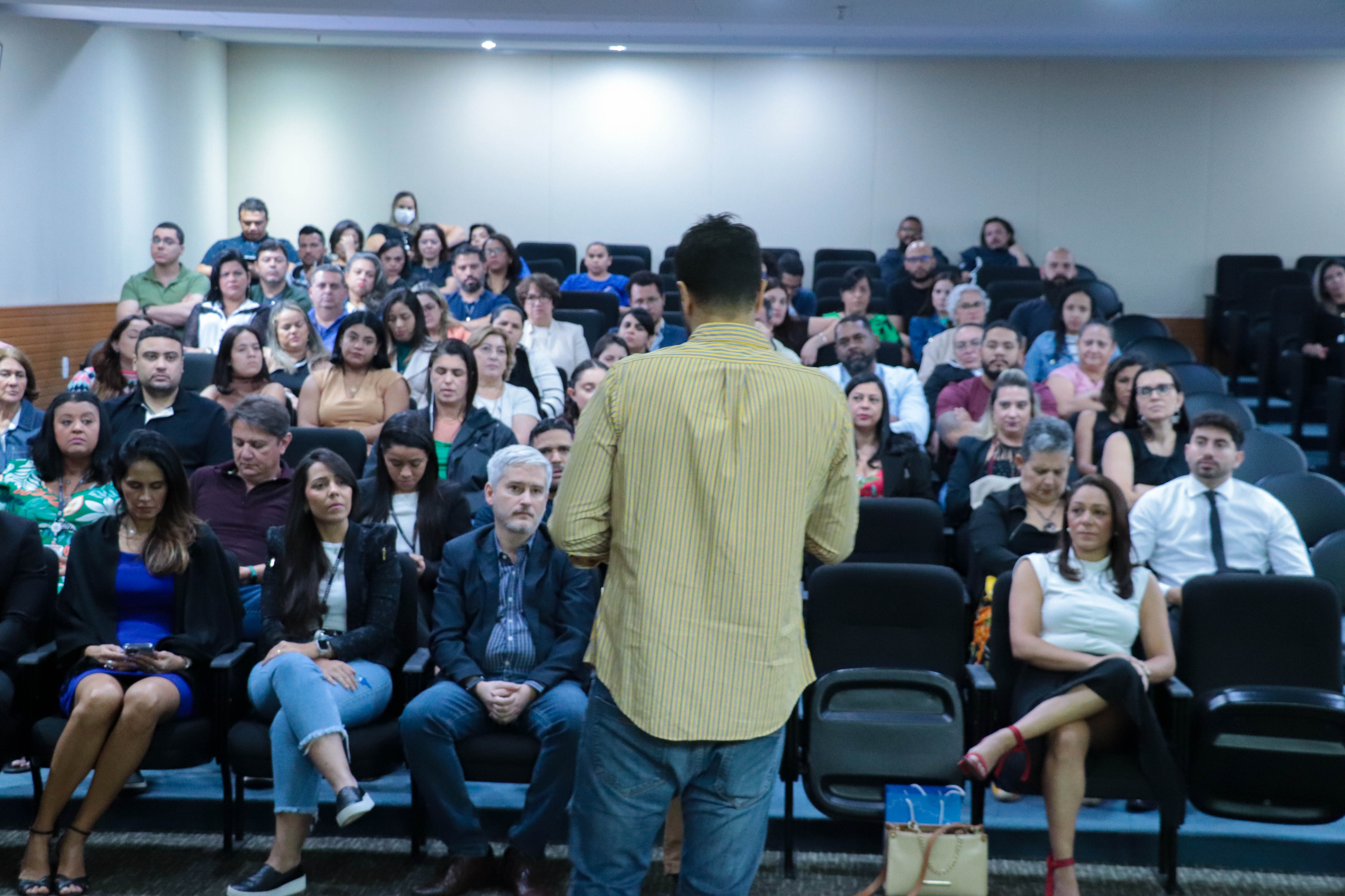 CAPES promove palestra sobre prevenção do suicídio