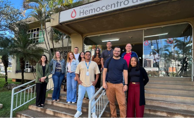 Colaboradores da CAPES realizam doação de sangue no Hemocentro  