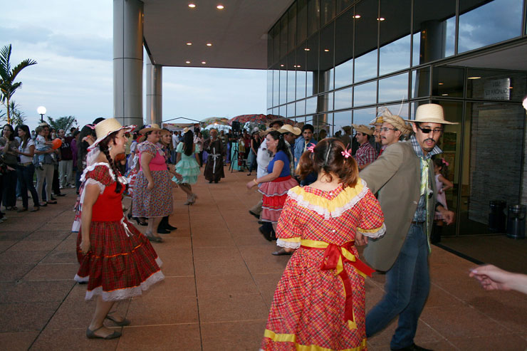 13-07-2012-quadrilha-da-festa-julina-017