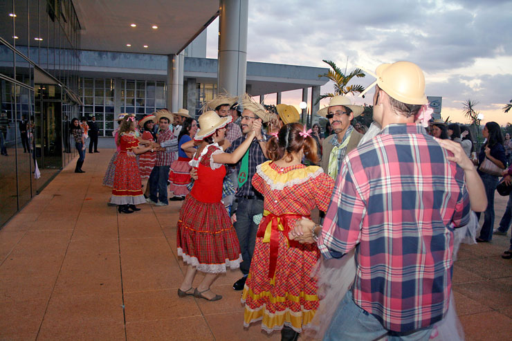 13-07-2012-quadrilha-da-festa-julina-087